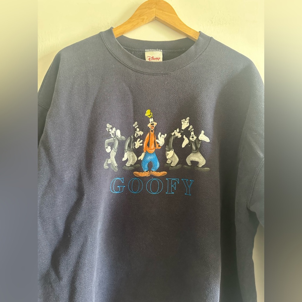 Vintage 90’s The Disney Store ‘Goofy’ Mickey Mouse Navy Crewneck Sweatshirt - Picture 3 of 5